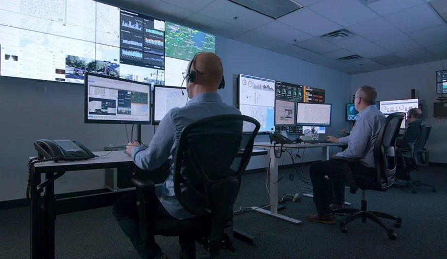 visualisation-softwares-play-key-role-in-security-operation-centre-operations-920x533